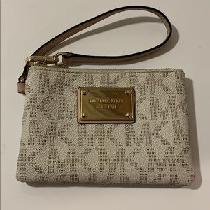 Micheal Kors Wristlet